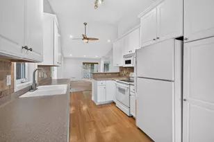 8660 Powers Pl, Chanhassen, MN 55317 - Photo 8
