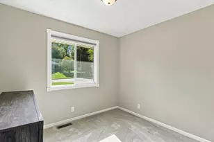2657 5th St E, Maplewood, MN 55119 - Photo 20