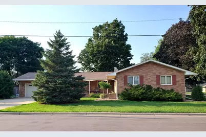 617 2nd Street NE, Osseo, MN 55369 - Photo 1