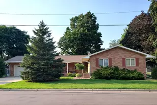 617 2nd St NE, Osseo, MN 55369 - Photo 1