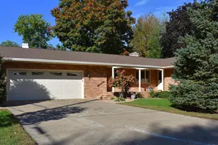 617 2nd St NE, Osseo, MN 55369 - Photo 2