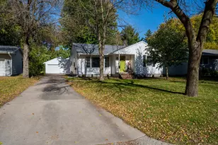 727 Austin Dr, Saint Peter, MN 56082 - Photo 30