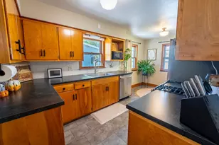 727 Austin Dr, Saint Peter, MN 56082 - Photo 8