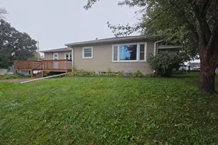430 Columbus Ave, Albert Lea, MN 56007 - Photo 2