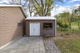 412 E 1st St, Chaska, MN 55318 - Photo 22