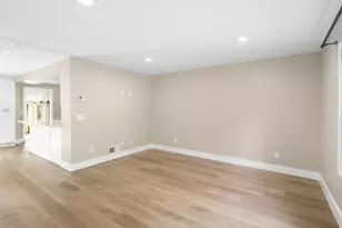 412 E 1st St, Chaska, MN 55318 - Photo 4