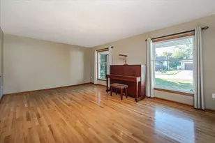 1331 Willow Cir, Roseville, MN 55113 - Photo 8