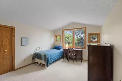1880 Shady Beach Avenue, Roseville, MN 55113 - Photo 18