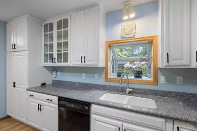 1880 Shady Beach Avenue, Roseville, MN 55113 - Photo 8