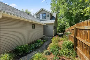 1880 Shady Beach Ave, Roseville, MN 55113 - Photo 2