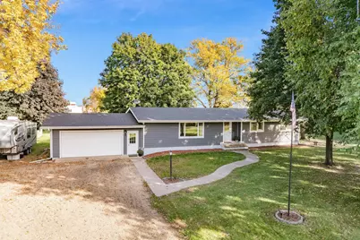 11404 330th Avenue, Blue Earth, MN 56013 - Photo 2
