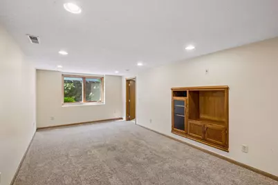 702 Madison Street S, Shakopee, MN 55379 - Photo 26