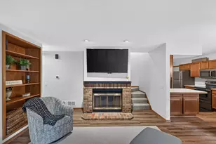 7780 Glenda Ct, Apple Valley, MN 55124 - Photo 10