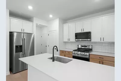 18354 Glancy Way, Lakeville, MN 55044 - Photo 2
