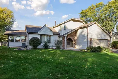 2825 Norwood Lane N, Plymouth, MN 55441 - Photo 2