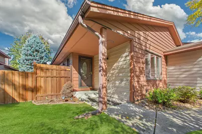 5347 Emerald Way, Apple Valley, MN 55124 - Photo 2