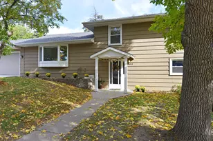 8644 Poplar Bridge Curve, Bloomington, MN 55437 - Photo 2