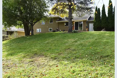 8644 Poplar Bridge Curve, Bloomington, MN 55437 - Photo 4