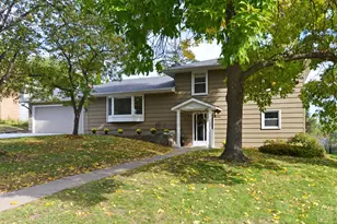 8644 Poplar Bridge Curve, Bloomington, MN 55437 - Photo 4