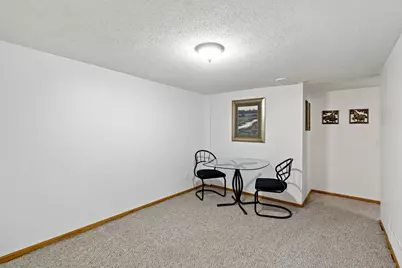 2935 Hemingway Drive, Chaska, MN 55318 - Photo 24