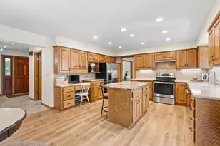 4202 Willow Wood Dr, Vadnais Heights, MN 55127 - Photo 12