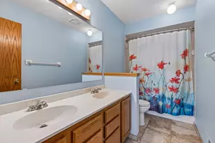 11018 Oregon Curv, Bloomington, MN 55438 - Photo 40