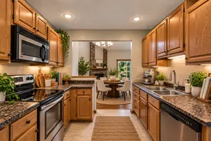 11018 Oregon Curv, Bloomington, MN 55438 - Photo 10