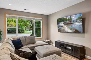 8409 Townsend Dr, Eden Prairie, MN 55344 - Photo 8