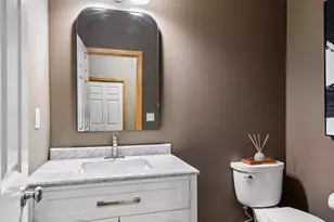 8409 Townsend Dr, Eden Prairie, MN 55344 - Photo 20