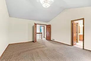 2413 Bridle Creek Trail, Chanhassen, MN 55317 - Photo 18