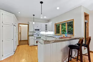 2413 Bridle Creek Trail, Chanhassen, MN 55317 - Photo 8
