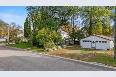 135 S 3rd Street, Hanley Falls, MN 56245 - Photo 2