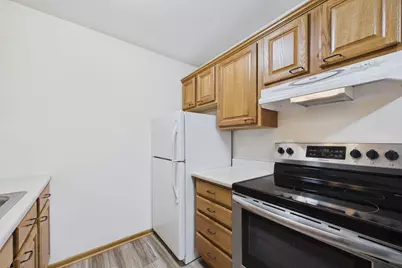 9147 Highway 55 #103, Golden Valley, MN 55427 - Photo 4