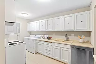 1207 Trailwood S, Hopkins, MN 55343 - Photo 8