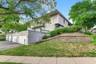 1207 Trailwood S, Hopkins, MN 55343 - Photo 22