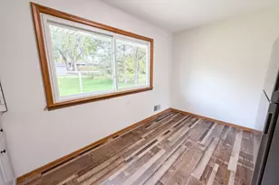 5964 Decatur Ave N, New Hope, MN 55428 - Photo 8
