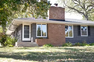 625 Rosswood Ln, Wayzata, MN 55391 - Photo 1