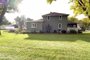 1133 10th Ave, Granite Falls, MN 56241 - Photo 4
