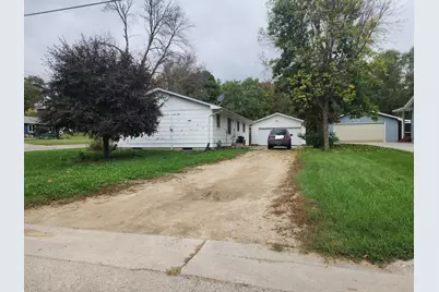 211 4th Avenue SW, Pine Island, MN 55963 - Photo 2