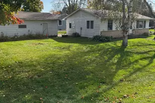 211 4th Ave SW, Pine Island, MN 55963 - Photo 4