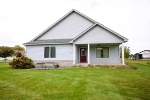 605 Cottonwood Ave, Litchfield, MN 55355 - Photo 2