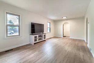 803 W Laurel St, Fergus Falls, MN 56537 - Photo 8