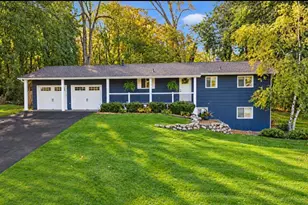 19151 Hanus Rd, Minnetonka, MN 55345 - Photo 2