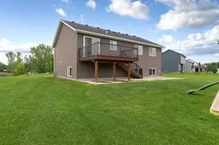 2401 Foxtail Ln, Faribault, MN 55021 - Photo 8
