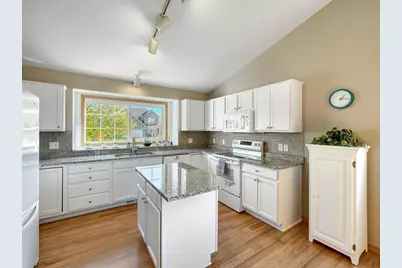 21371 Idaho Avenue, Lakeville, MN 55044 - Photo 6