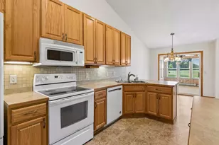 2007 14th St NE, Faribault, MN 55021 - Photo 10