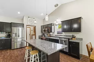 300 Tanager Rd, Mankato, MN 56001 - Photo 14