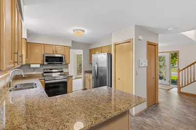 3229 Meadow Brook Place, Woodbury, MN 55125 - Photo 10