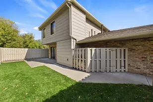 2220 Mayfair Rd, Golden Valley, MN 55427 - Photo 4