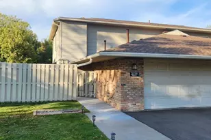 2220 Mayfair Rd, Golden Valley, MN 55427 - Photo 2